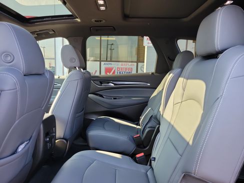 Used 2024 Buick Enclave Essence w/ Experience Buick Package FWD image 11