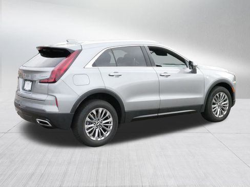 Certified 2025 Cadillac XT4 Premium Luxury image 6