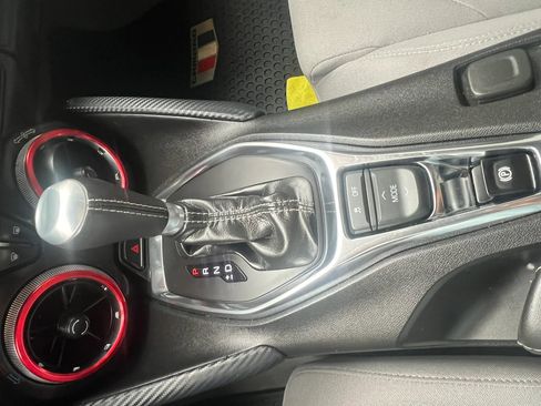 Used 2020 Chevrolet Camaro LT RWD image 24