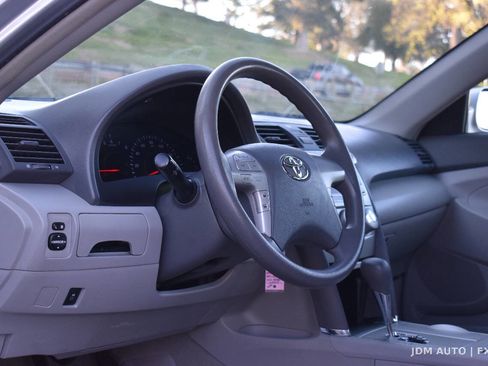 Used 2011 Toyota Camry LE w/ LE Extra-Value Pkg FWD image 18