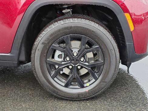 New 2026 Jeep Grand Cherokee Altitude image 10