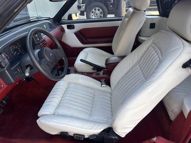 Used 1988 Ford Mustang GT RWD image 8