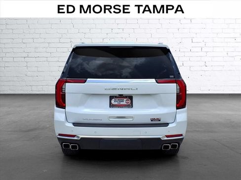 Used 2025 GMC Yukon XL Denali AWD/4WD image 4