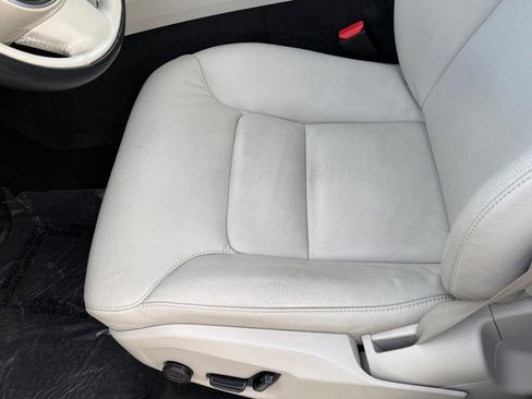 Certified 2022 Volvo XC60 B5 Momentum w/ Advanced Package image 17