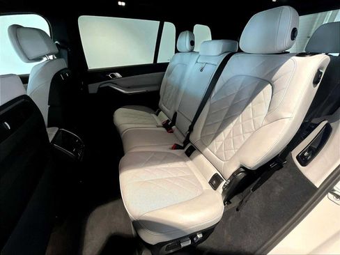 Used 2025 BMW X7 xDrive40i w/ M Sport Package AWD/4WD image 31