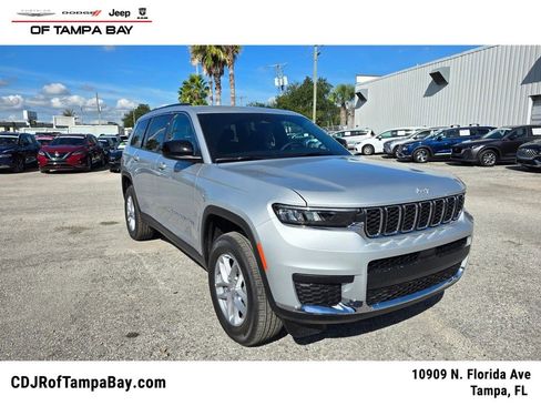 New 2025 Jeep Grand Cherokee L Laredo image 1