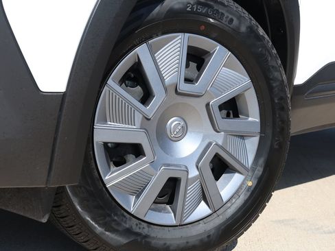 Used 2025 Nissan Kicks S FWD image 12