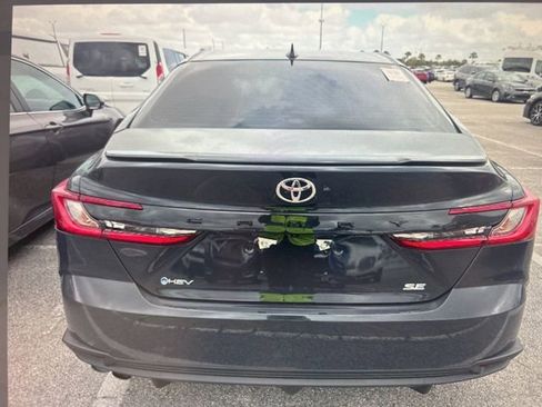 Used 2025 Toyota Camry SE image 17
