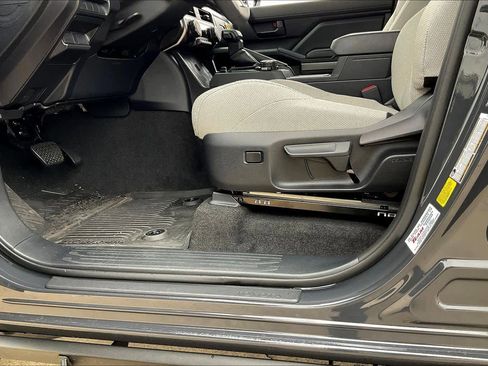 Used 2026 Toyota 4Runner SR5 AWD/4WD image 36