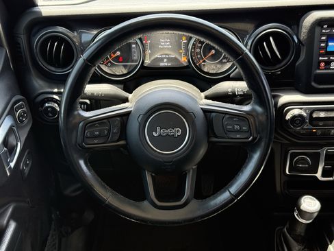 Used 2022 Jeep Gladiator Sport AWD/4WD image 16