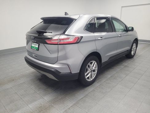 Used 2024 Ford Edge SEL image 9