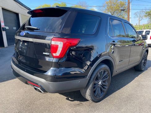 Used 2016 Ford Explorer Platinum image 3