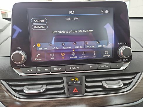 Used 2024 Nissan Altima 2.5 SV image 12