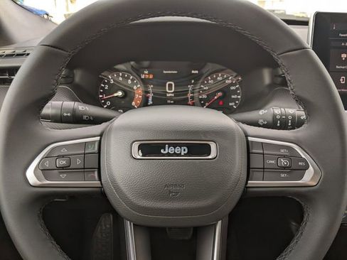 New 2026 Jeep Compass Latitude AWD/4WD image 21