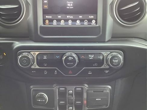 Certified 2022 Jeep Wrangler Unlimited Sport AWD/4WD image 19