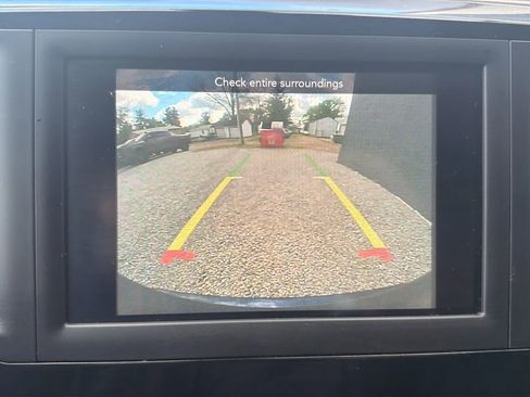 Used 2020 Chrysler Pacifica Touring-L FWD image 26