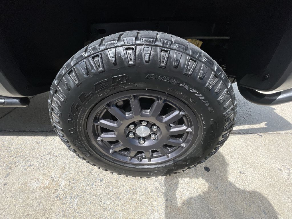 Used 2022 Chevrolet Colorado ZR2 w/ Colorado ZR2 Bison Edition AWD/4WD image 30