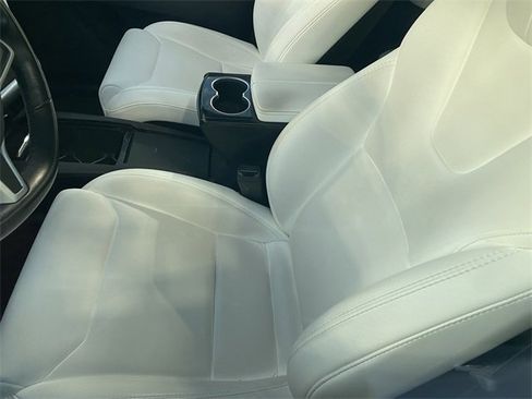 Used 2018 Tesla Model X image 4