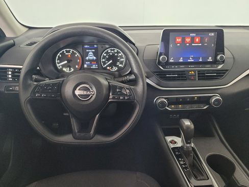 Used 2025 Nissan Altima 2.5 S FWD image 22