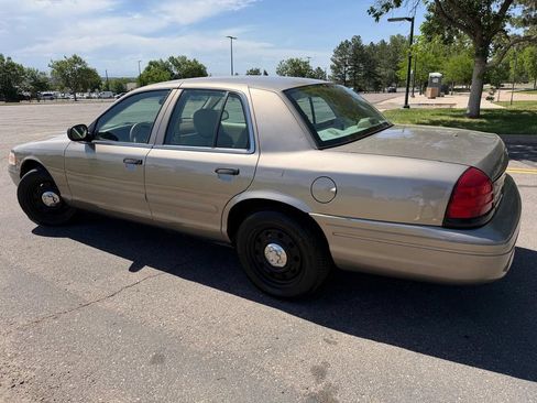 Used 2006 Ford Crown Victoria Police Interceptor RWD image 2