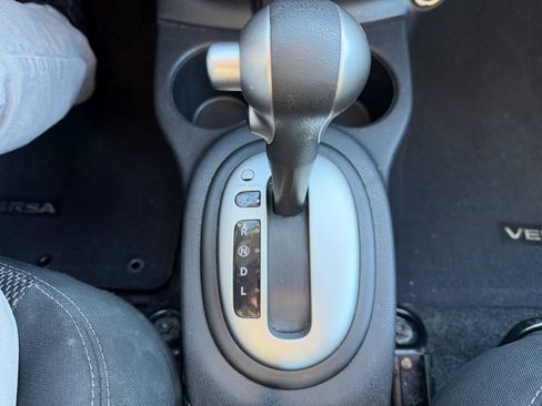 Used 2019 Nissan Versa SV image 39