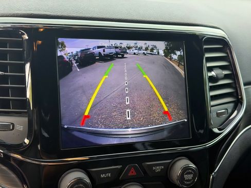 Used 2019 Jeep Grand Cherokee Limited image 26