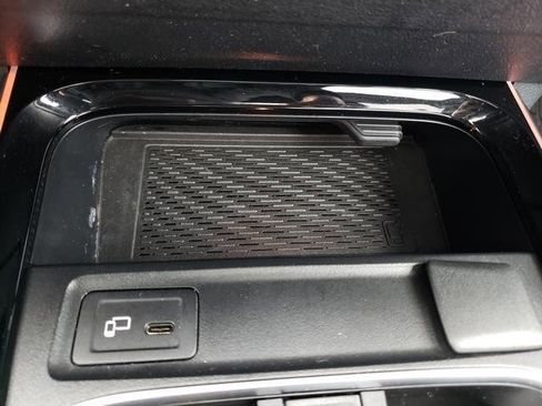 Used 2023 Mercedes-Benz GLB 250 4MATIC image 23