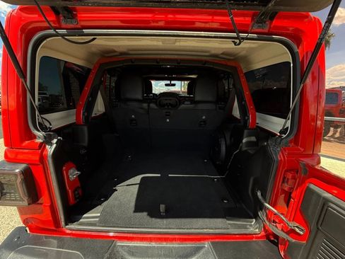 Used 2020 Jeep Wrangler Unlimited Rubicon AWD/4WD image 14