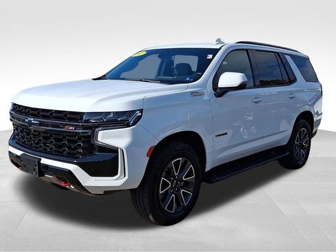 Used 2022 Chevrolet Tahoe Z71 w/ Luxury Package AWD/4WD image 3