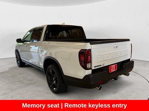 New 2026 Honda Ridgeline Black Edition image 3