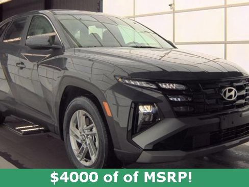 Certified 2026 Hyundai Tucson SE image 2