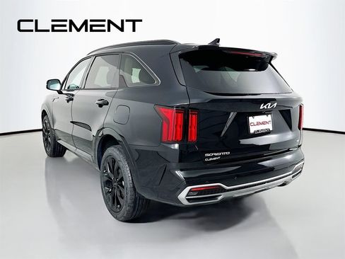 Used 2023 Kia Sorento SX AWD/4WD image 10