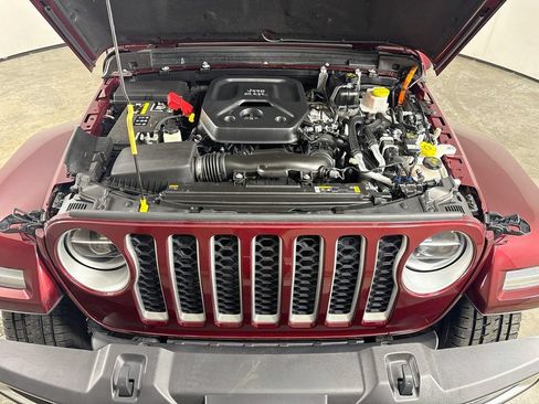 Used 2021 Jeep Wrangler Unlimited Sahara w/ Cold Weather Group AWD/4WD image 36