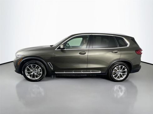Used 2021 BMW X5 xDrive40i w/ Premium Package image 3