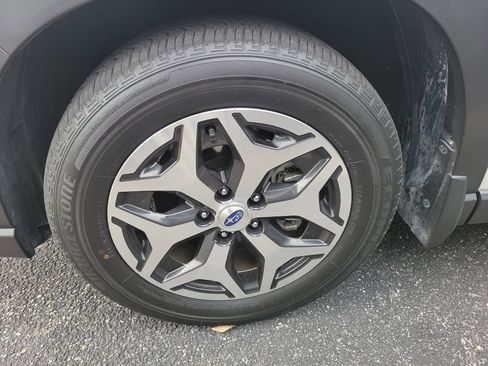 Used 2024 Subaru Forester Premium image 5