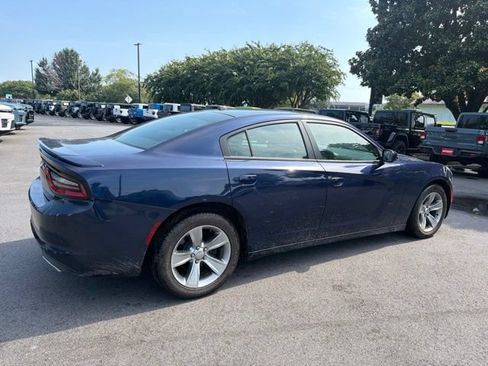 Used 2015 Dodge Charger SE w/ Sport Appearance Group RWD image 4