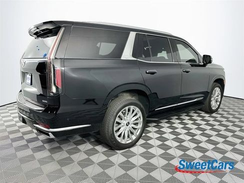 Used 2024 Cadillac Escalade Premium Luxury AWD/4WD image 7