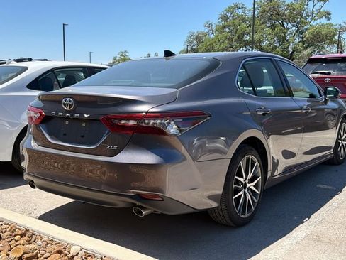 Used 2023 Toyota Camry XLE image 6