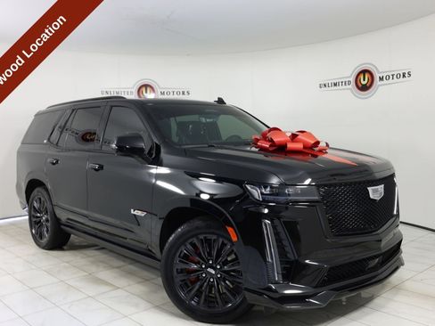 Used 2024 Cadillac Escalade V w/ LPO, ONYX Package AWD/4WD image 1