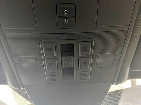 Used 2018 Volkswagen Atlas SEL image 30