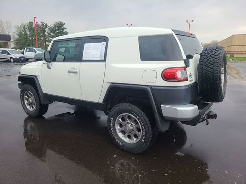 Used 2012 Toyota FJ Cruiser 4WD image 7