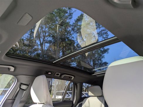 Certified 2023 Volvo V60 B5 Cross Country Ultimate w/ Climate Package image 20