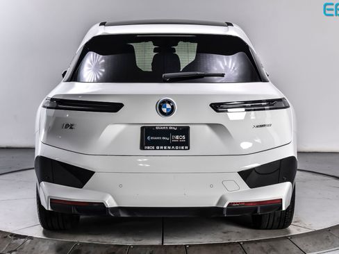 Used 2023 BMW iX xDrive50 w/ Premium Package AWD/4WD image 5