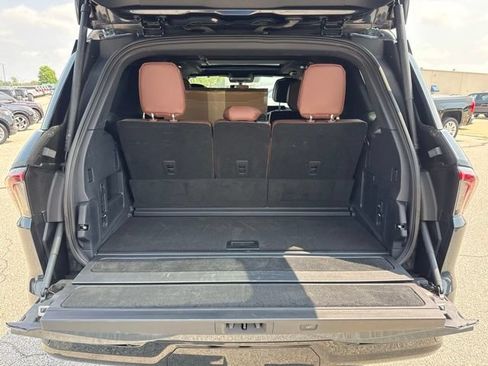Certified 2026 Lincoln Navigator Reserve AWD/4WD image 15