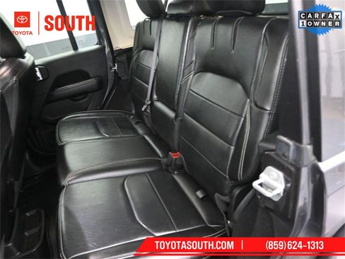 Used 2022 Jeep Wrangler Unlimited Sahara image 24