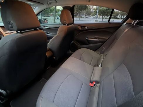 Used 2017 Chevrolet Cruze LS FWD image 10
