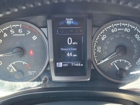 Used 2017 Toyota Tacoma 2WD Double Cab image 14