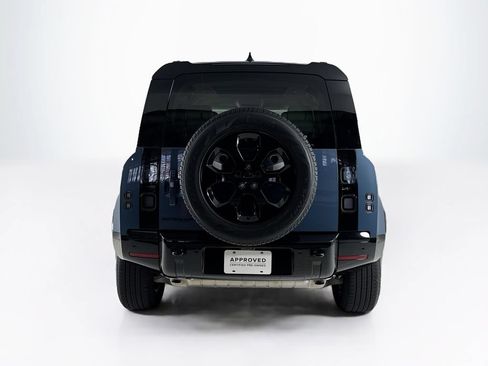 Used 2026 Land Rover Defender 110 X-Dynamic SE AWD/4WD image 4
