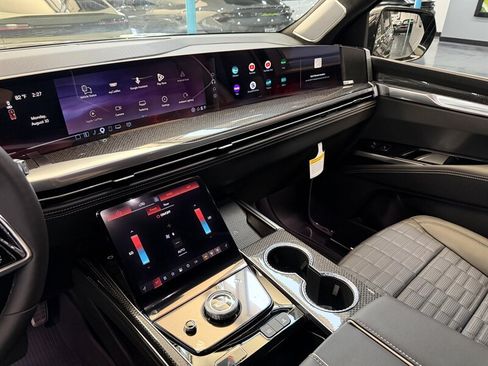 Used 2026 Cadillac Escalade V w/ LPO, ONYX Package AWD/4WD image 16