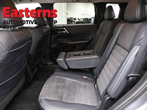 Used 2024 Mitsubishi Outlander SE image 21